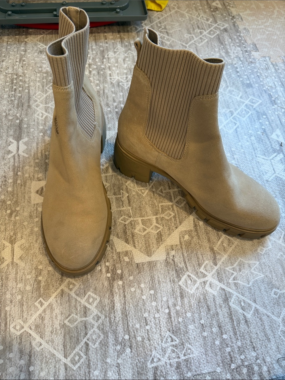 Steve Madden Beige Suede-Look Chelsea Lug Booties